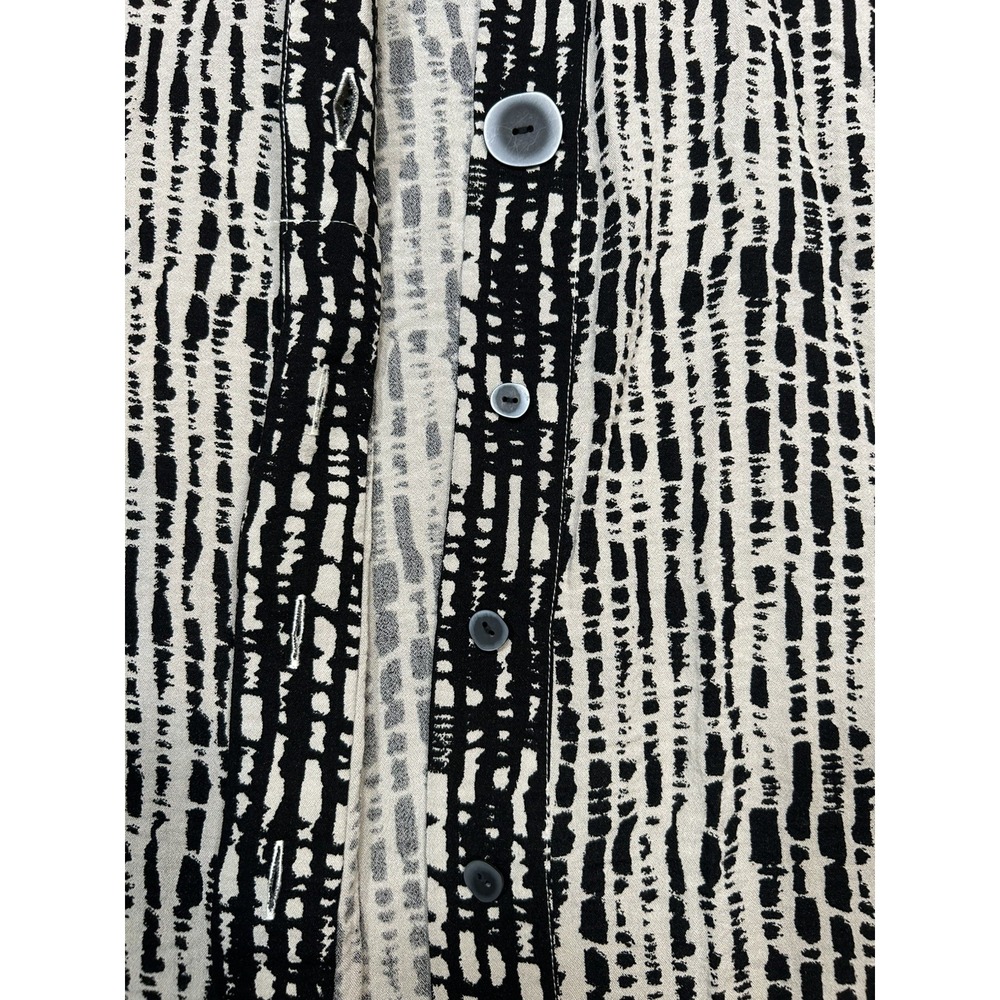 Habitat Clothes to Live in Top Small Abstract Tunic black & white Button - Picture 5 of 15